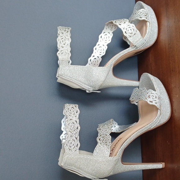 Heels - Picture 16 of 16